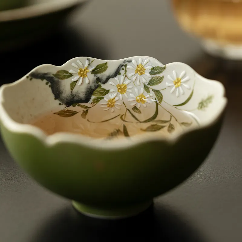 Miyan Hand Painted Daisy Ceramic Gongfu Tea Cup Antique Gold Tasting Cup 3 Miyan Hand Painted Daisy Ceramic Gongfu Tea Cup Antique Gold Tasting Cup - Image 3