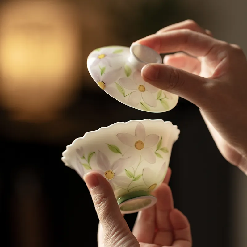 Pure Hand Painted Floral White Porcelain Gaiwan Commercial Gongfu Tea Bowl